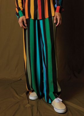 CALÇA PANTALONA LISTRA REALCE